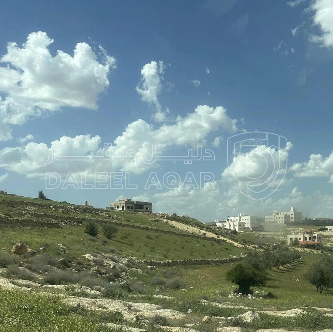 أرض في بالقرب من شارع شفا بدران - 135,000 دأ - صورة 1